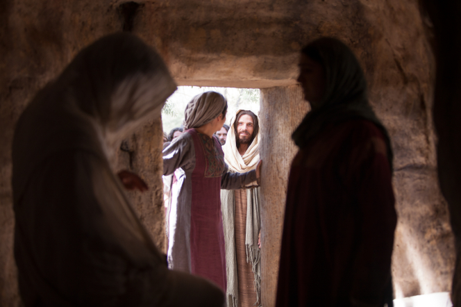 John 11:1–44, Lazarus appears from his tomb
