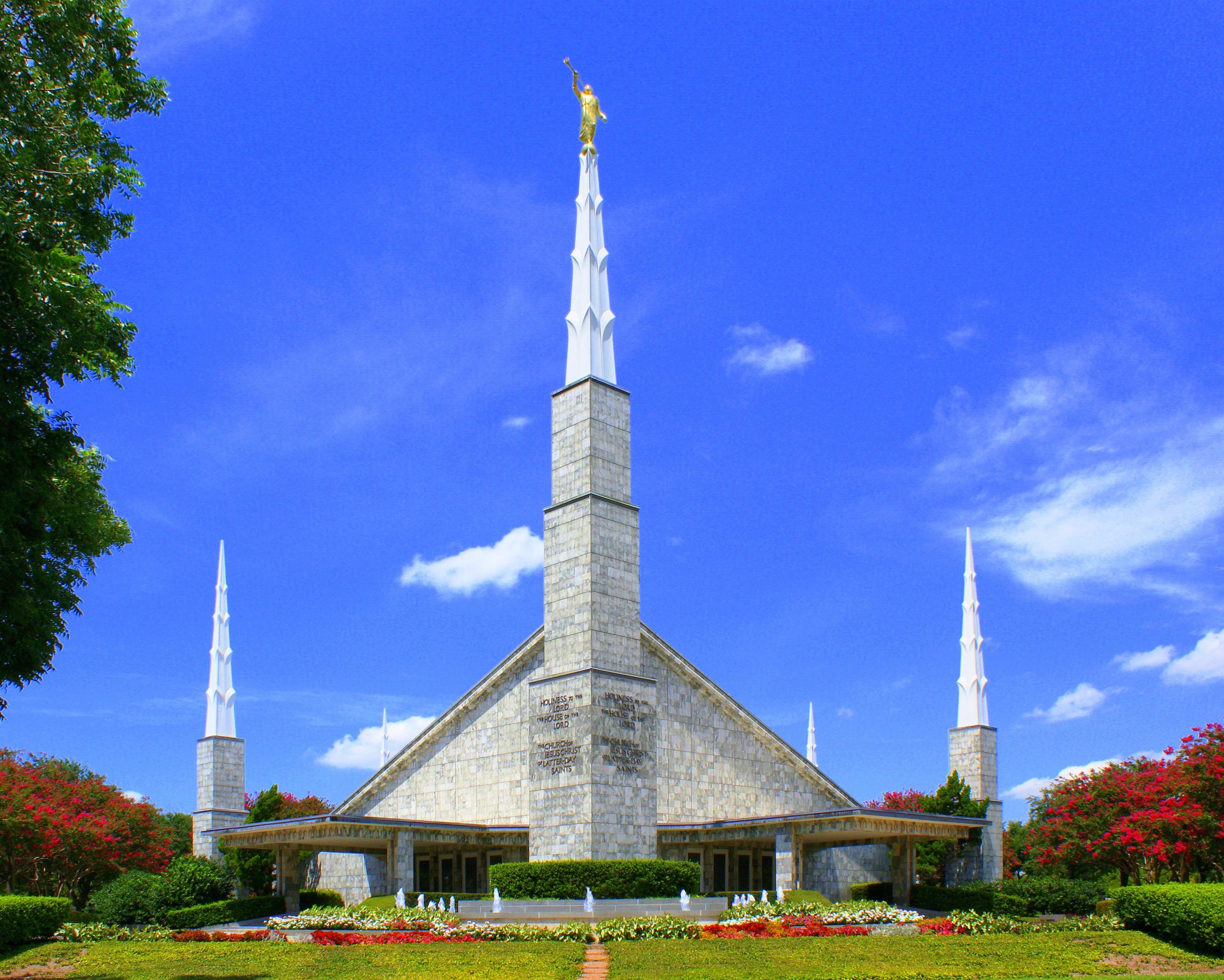 The Dallas Texas Temple at Daytime