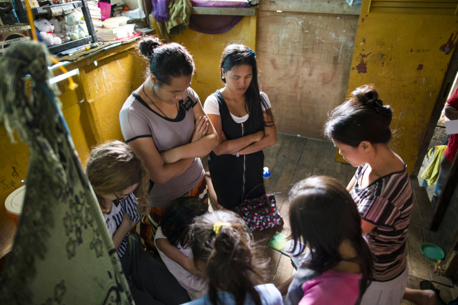 Sister Missionaries Praying