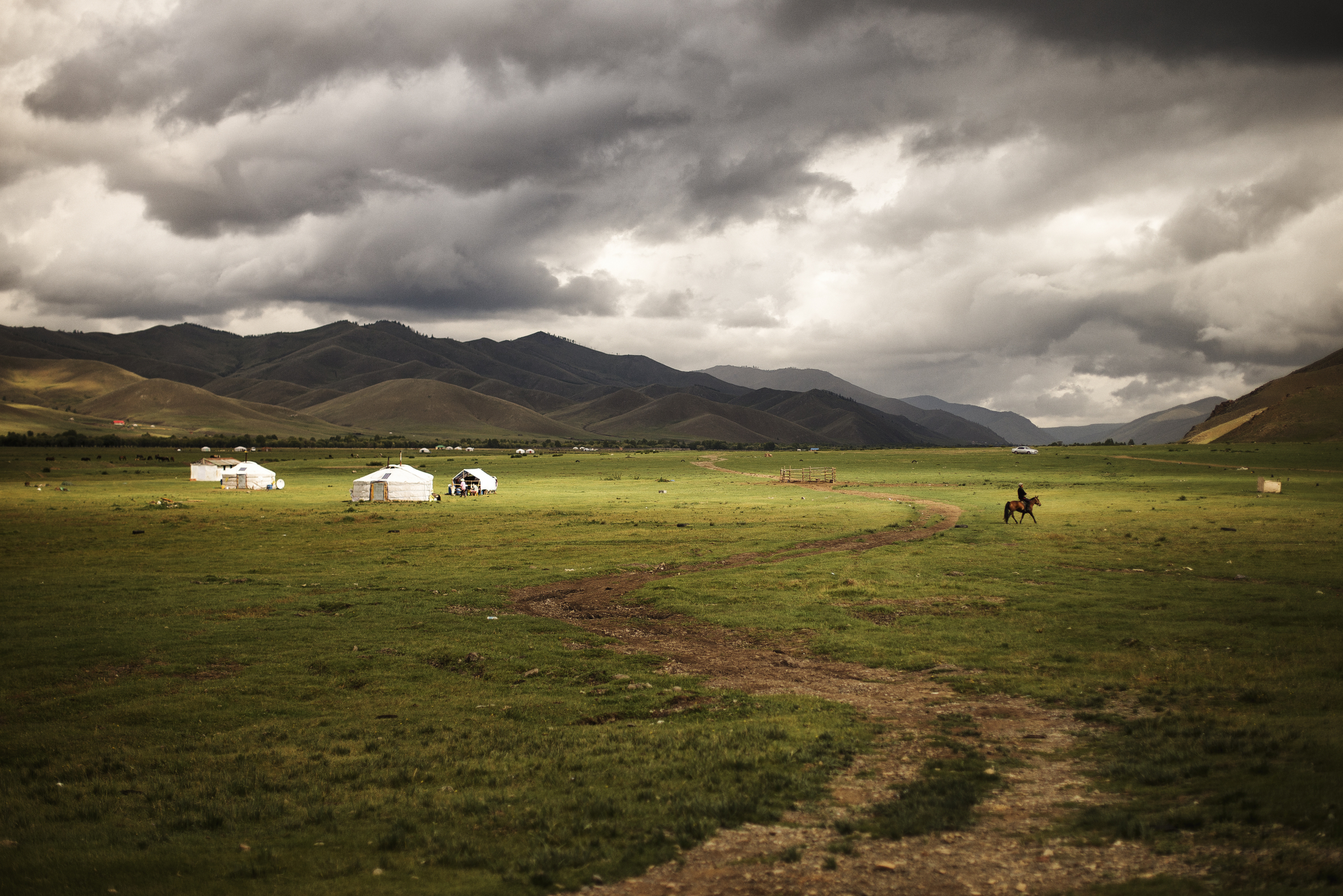 yurts-mongolia-1154419-wallpaper.jpg?dow