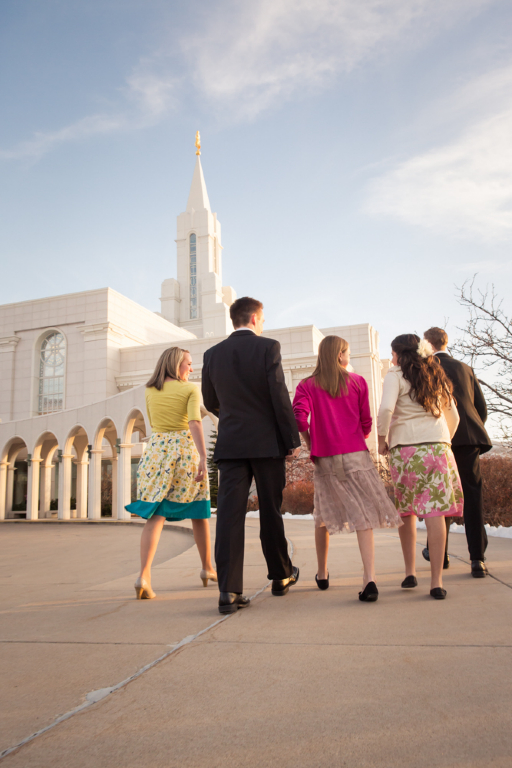 Family at the Bountiful Utah Temple